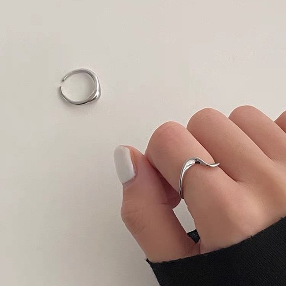 Minimal Silver Ring, Silver stacking ring, wave ring, simple silver ring - Picture 6 of 7